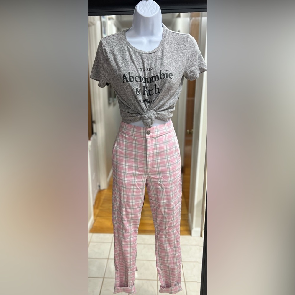 Ultra High-Rise Advanced Stretch Pants
Brand: Hollister